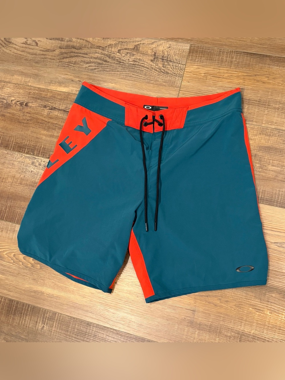Oakley performance fit Teal and Orange Contrast Men's Board swim Shorts
